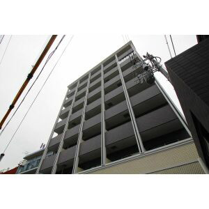 ウーロ鶴橋駅前